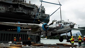 A flock of World War II-era ‘warbirds’ arrived safely at Joint Base Pearl Harbor-Hickam, Hawaii, aboard the USS Essex on Aug. 10, 2020. The vintage military aircraft are slated to take part in flyovers commemorating the 75th anniversary of the end of War World II. Video footage by Jessica Blackwell/U.S. Navy Still images courtesy of the U.S. National Archives Edited by Akifumi Ishikawa/Stars and Stripes READ MORE: https://www.stripes.com/news/pacific/wwii-warbirds-arrive-in-hawaii-for-historic-f