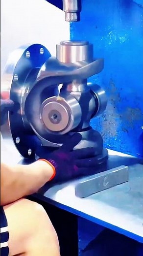 Universal joint assembly