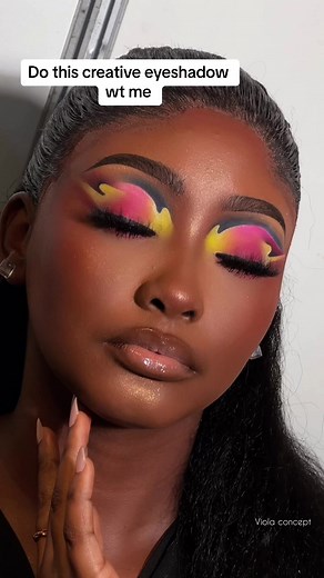 Creative Eye Shadow Tutorial: Step-by-Step Makeup Guide