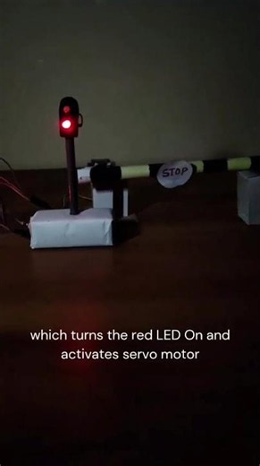 Smart Railway Crossing System Using Arduino & Ultrasonic Sensor