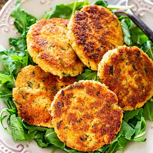 5.5K views · 93 reactions | ✅Recipe - https://www.jocooks.com/recipes/easy-crab-cakes/ Delicious and Easy Crab Cakes that are simple to make, ready in no time, crispy on the outside and tender on the inside. | JoCooks | Facebook
