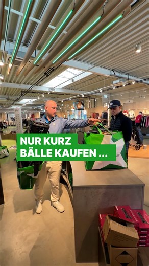… und gehst raus mit Bag, neuen Schlägern und guter Ausrede: „Ist ja im Sale!“ 😅⛳️ Wer kennt’s? 👉 Nur kurz rein schauen endet irgendwie nie bei nur Bällen. 🏌️‍♂️💸 #golfen #golfshop #golfequipment | Golf Star Shop