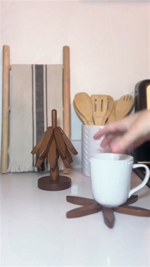 Elegant Wooden Coaster Tree Set for Holidays