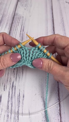 #knitting #knittingtutorial Learn the Make 1 Right increase (M1R) #knittersoftiktok #theknittingcircle