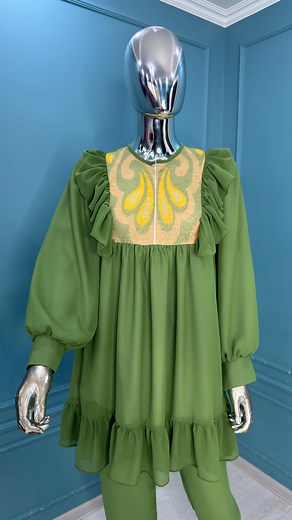 NAFIS LIBOSLAR | KELIN LIBOSLAR on Instagram: "Shiyfon va adras uyğunlashuvi 💛💚🤍 Oldi zamokli yosh bolali onalarimiz uchun yaxshi tanlov✅ 250.000 sòm #kelin_look #kelinstyle #yetkazib #kelinsalom"