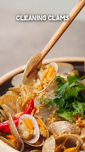 43K views · 89 reactions | Soak those bad boys in salted water, and you’ll have perfectly clean clams for a perfect meal. Head over to our Youtube channel to get some inspo for clams recipes and more! Claypot Lala Tanghoon: https://youtu.be/vCf2D7ReUVI?si=Bp5XGpx60Pc67drR #clams #claypot #seafoodsoup #seafood #easyrecipes | The Meatmen Channel | Facebook