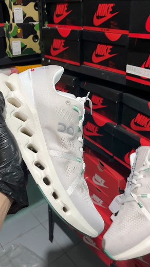 Available po dito yan via pre-order #Gson #sneakers #sneakerunboxing #sneakerstore | GSON