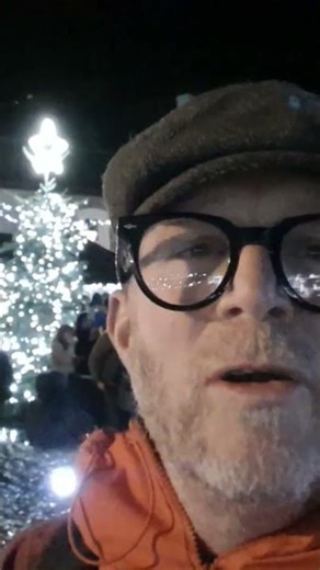 Polperro Christmas lights Switch on.