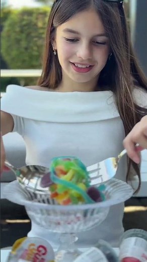 Rainbow fruit salad? SIGN US UP 🌈 🤝