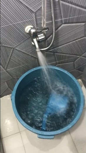 HOW TO TAKE A BATH & SHOWER IN THE PHILIPPINES 🇵🇭 #shorts #ligo