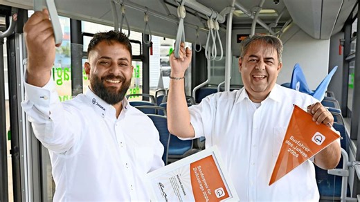 Auszeichnung als beste Busfahrer: Kind in letzter Sekunde gerettet  – „Alle haben applaudiert – sogar die Autofahrer“