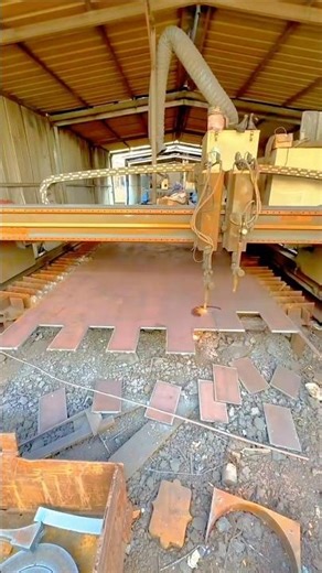 Industrial plate cutting flawless steel shaping #shorts #steelcutting #machinery