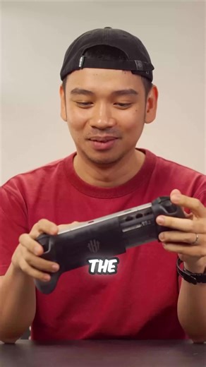 Para *gamer hardcore* yang pakai Red Magic wajib merapat! Dengar baik-baik saran dari *expert* ini: kalau nggak pakai *joystick* khusus, pengalaman *gaming* beratmu rasanya kurang maksimal. *Feel*-nya beneran beda banget, lho! Jangan sampai *power* HP *gaming* andalan ini terbuang sia-sia hanya karena lupa menambahkan aksesori krusial yang bikin sensasi bermain *game* super berat jadi *next level*! #RedMagic #GamingHP #AksesorisGaming #GamerHardcore #TipsGaming