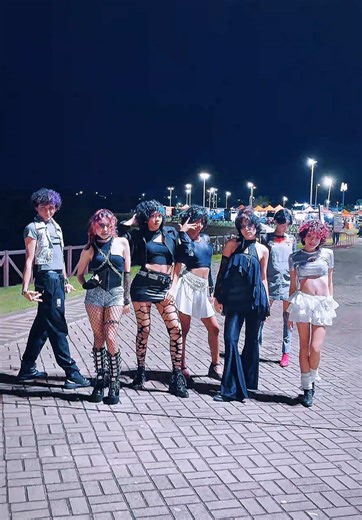 POV: Você esbarrou no esquadrão mais hypado da cidade. 🌃✨ Servindo main character energy e dominando a noite com o nosso novo cover de HYPNOTIZE do @XG Official 🐺💫 Nós entregamos tudo nesse conceito! Agora conta pra gente nos comentários: quem foi o seu destaque nessa coreo e qual look você roubaria pro seu guarda-roupa? 👀👇 Não esquece de salvar o vídeo para aprender a coreo depois! #hypnotize #xg #dance #cover