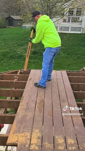 Tearing off deck boards with the Demo-Dek #deck #builder #demo #construction #deckheads #contractorsoftiktok