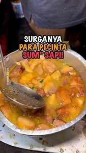 . . . Para pecinta sumsum sapi merapat kesini, mereka jual sumsum sapi terpisah karena banyak peminatnya selain sop kaki sapinya, sop kaki sapinya oke, tambah perkedelnya jgn lupa, oh ya mereka sudah berjualan dari tahun 1964 loh . . 📍 Sop Kaki Sapi Pak Odji Jl Tamansari VI ujung perempatan Jakarta Barat Jumat tutup | 06.00-14.00 (sehabisnya) 32rb/porsi sop campur nasi 20rb/Potong Sum2 . ✅no pork, no lard, no angciu . #enakbeud | Billie Soetaman