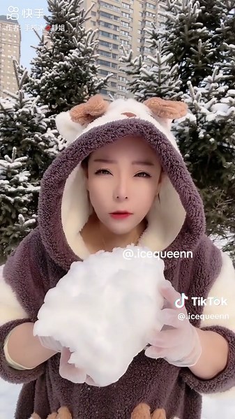 real snow eating. #icequeeneatingice #onlybites #asmr #iceeatingvideos #iceasmr #softiceeating #snoweating #fypシ #blowup?