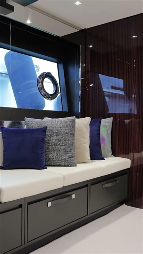 Riva 90’ Argo MEMORIES pairs sculptural form with performance.