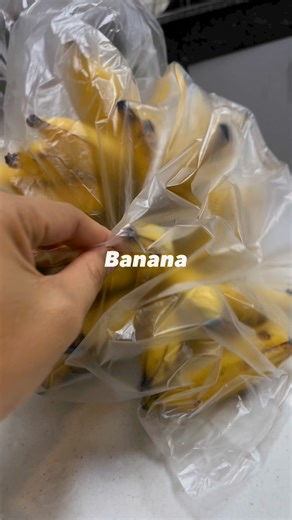 Señorita bananas are diploid cultivars of the banana Musa acuminata originating in the Philippines. They are very small stout bananas which, like all bananas belonging to the AA cultivar group, are known for being extraordinarily sweet. | Lotie&C