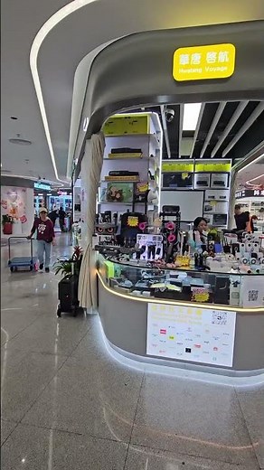 I Found a MASSIVE Electronics Bazaar in Shenzhen, China — Mind Blowing!