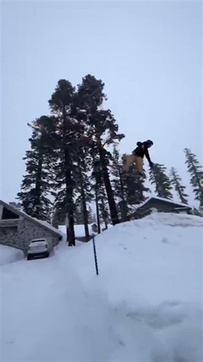 Playing in the yard 🏠 #snowboarding