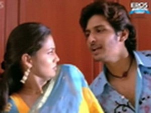 Actress Pooja getting undressed - Pori