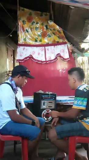 Maka linqaw man pud Diay ninq maminaw taq Drama 😁😅