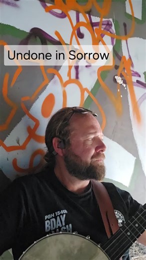 I'm still trying to balance melody and fill while singing #fingerpicking #folkmusic #banjo