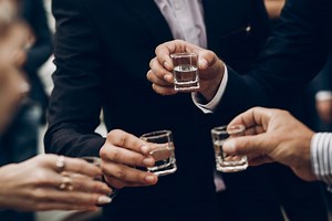 13 Etiquette Rules Even Experts Don’t Follow Anymore