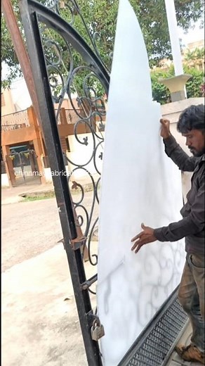 Polycarbonate sheet fitting for gate #polycarbonatesheet #gate #fabrication ‪@ChinnmayFabrication75‬