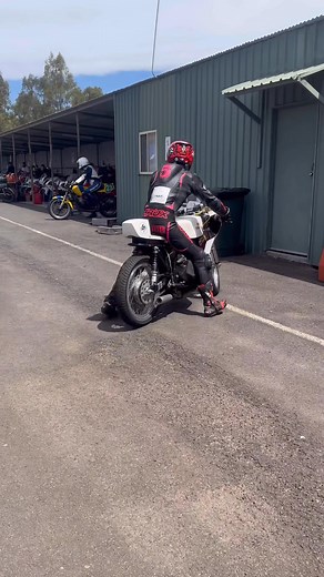 Jake Senior racing club member Neil Collins beautiful TD2 250 at the Historic Nationals at Broadford State Motorcycle Sports Complex ✊ | Andy Pitman
