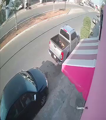 53K views · 360 reactions | #Tudenuncia Denuncian a mujer que rayó un auto en fraccionamiento paraíso maya. Juzgue usted mismo. | Telesur Yucatán | Facebook