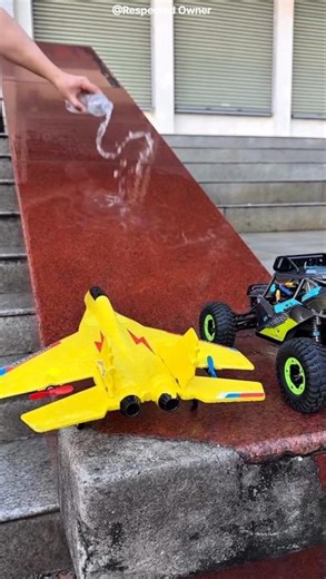 RC Plane vs RC Plane 😱
