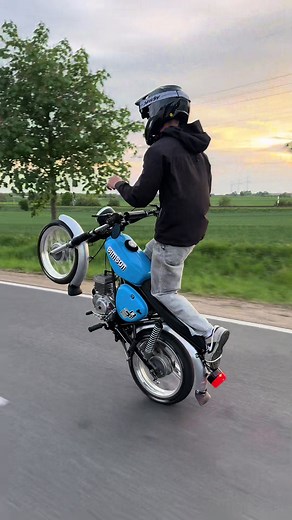 Simson Wheelie Tuning: Alles KI-generiert! (Simson Tuning Video)