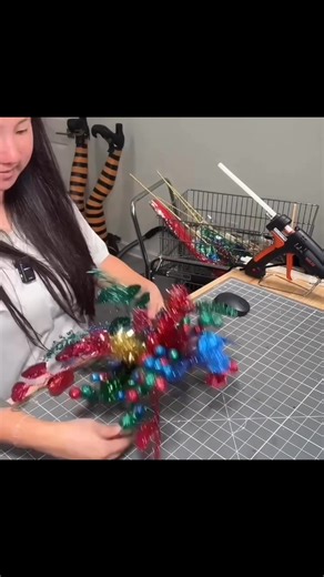 8.9K views · 205 reactions | This Christmas nutcracker inspired swag using no glue is marching into Christmas like ‍♂️ ❤️論 | Gal vs glue gun | Facebook
