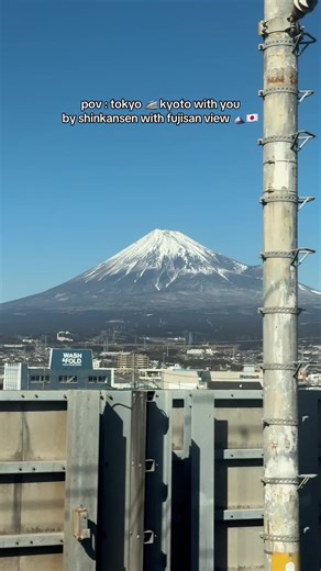 tokyo to kyoto by #shinkansen with you, what a view! enjoying fujisan from window seat … #callmevinzq #jepang #japan #fujisan