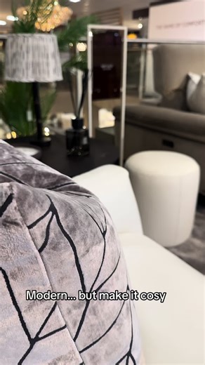 Modern… but make it cosy. 🤍 This beautiful Natuzzi sofa proves that contemporary design doesn’t have to feel cold. With its clean, structured lines and contemporary Italian styling, it has that modern designer look — but the comfort completely transforms the feel. It’s supportive, inviting and designed for real living, giving you the perfect balance of sleek design and everyday comfort. Natuzzi is one of Italy’s most respected sofa brands, founded in 1959 and known worldwide for its exceptional