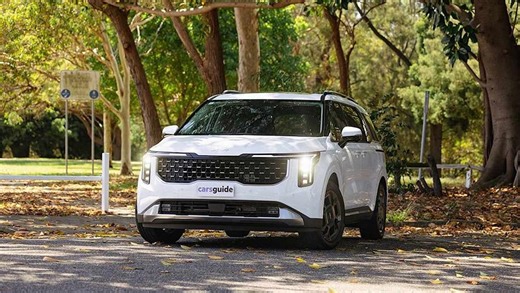 Kia Carnival Hybrid up to $20,000 cheaper! More affordable variants for top-selling Ford Tourneo, Hyundai Staria, LDV Mifa and Volkswagen Multivan rival land in Australia - Car News