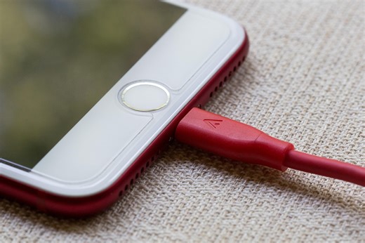 7 Warning Signs Your Charging Cable Is Destroying Your Phone