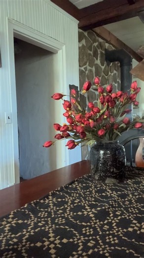 Hey friend 👋 Let’s decorate your tables together! 🍂✨ Using our table risers and fall decor, we’re creating those cozy layers that make your home feel warm and welcoming. 🕯️ I’m so glad you’re here—it’s always more fun decorating with friends! 💛 Make sure to follow for more cozy decorating ideas and sign up for our emails (link in bio!) so you never miss new arrivals and inspiration. #RedFoxPrimitives #FallDecorating #TableRiserDecor #CozyHomeVibes #PrimitiveStyle #RusticCharm #FarmhouseFeels