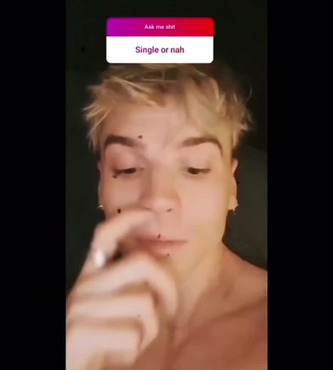 Insanely talented, beautiful heart, intelligent, HOT 🔥 and funny. Boi's the whole package! 🖤 . . #hiren #renmakesmusic #rengill #sickboi #illestofourtime #renegades #churchofren #ren