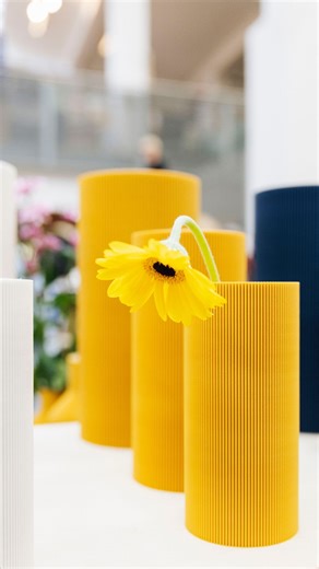 Produkte, die Geschichten erzählen und Menschen, die sie erschaffen 💛 Genau das macht den kunst & design markt aus: Hinter jedem Label steckt eine Idee, eine Leidenschaft und oft auch eine ganz persönliche Geschichte 🥰 Bei uns geht es nicht nur ums Shoppen, sondern auch darum die kreativen Köpfe kennenzulernen, die ihre Werke mit so viel Herzblut erschaffen. Welche Begegnung auf dem kunst & design markt ist dir besonders im Gedächtnis geblieben? 👇 Titelfoto: @franziskafreiwald.jpg #kunstundde