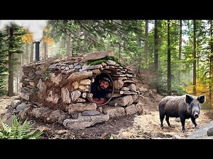 Building a Barrel-Shaped Stone Shelter to Hide from a Wild Boar