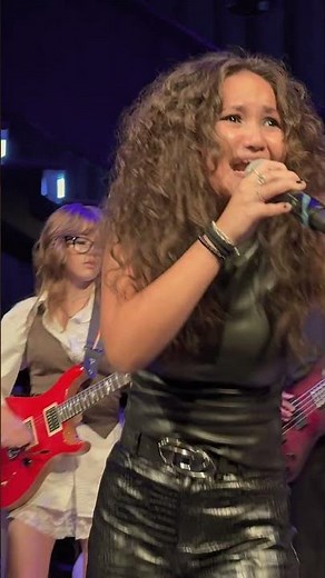 Nailing Dr Feelgood Live at Chelsea Table & Stage 🔥
