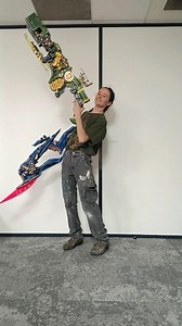 30K views · 703 reactions | Dual wielding went wrong. #borderlands4 #borderlands #propmaking #cosplay Borderlands | Arborealkey - Costumes & Props | Facebook