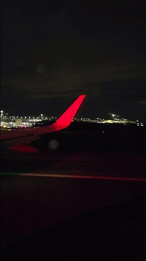 Easy Jet take off .. Dark and cold Manchester #easyjet #airbus #a320 #a320n #airbusa320 #plane