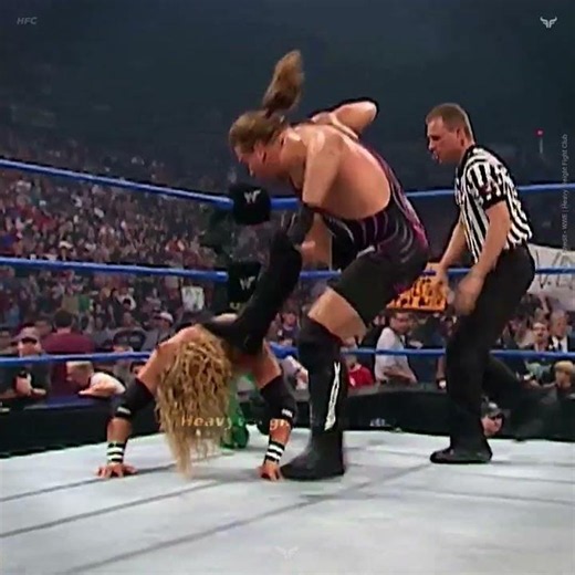 Rob Van Dam vs Edge – Hardcore Championship Match | SmackDown (Nov. 1, 2001