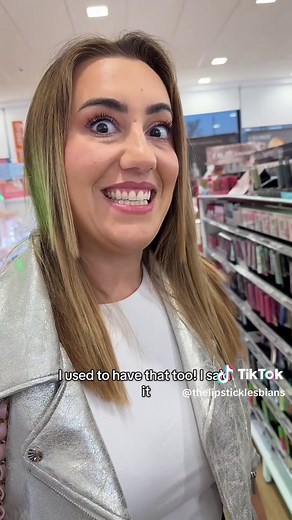 Who else was like wifey and absolutely OBSESSED with @Maybelline NY’s Dream Matte Mousse back in the day? The texture was so unique compared to what we’re seeing on the market right now, and honestly, I’m predicting she’ll (hopefully) make a comeback soon. Who’s ready? And what product would you choose to resurrect from the lineup? 👀 #maybelline #dreammattemouse #foundation #beautytok #thelipsticklesbians