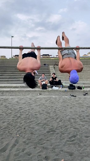 夏といえば海で浮くに限る🏖#自重トレーニング #海 #筋トレ #fyp