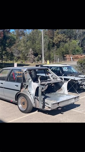 Jacks Cressida is all done. We repaired rust in the inner hinge brace structure which required the 1/4 panels to be removed. We also removed the beaver panel customised it to take jap spec tail lights and number plate garnish. Fabricated and replaced the back of the bootlid to repair the rust Repaired rust in both front pillars. We also did a colour change Respray with a new Lexus silver 😍 | Aces Garage